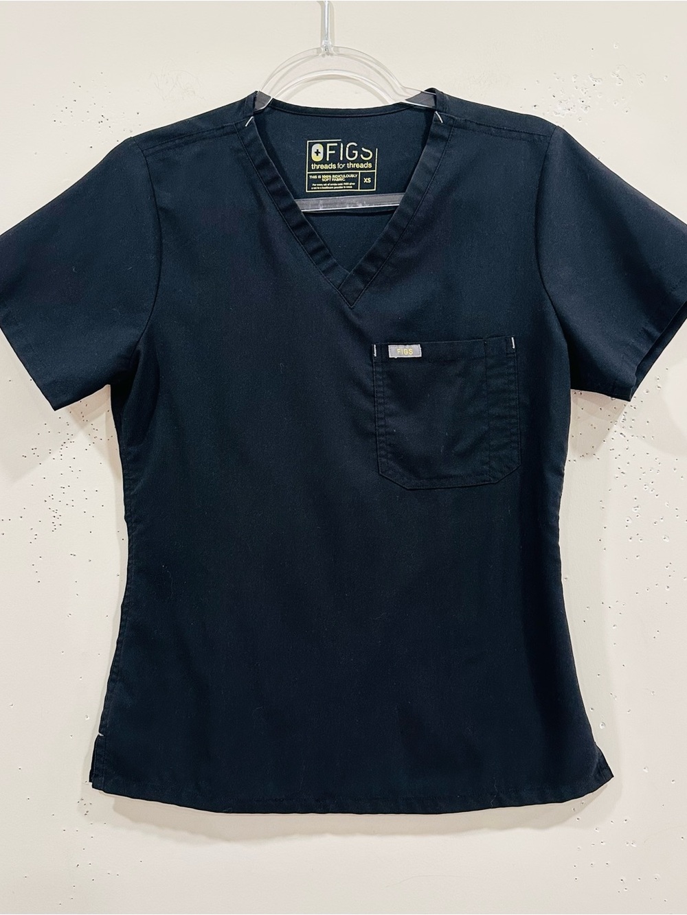 FIGS Catarina One Pocket Scrub Top Women's XS Black V-Neck Medical PW2000